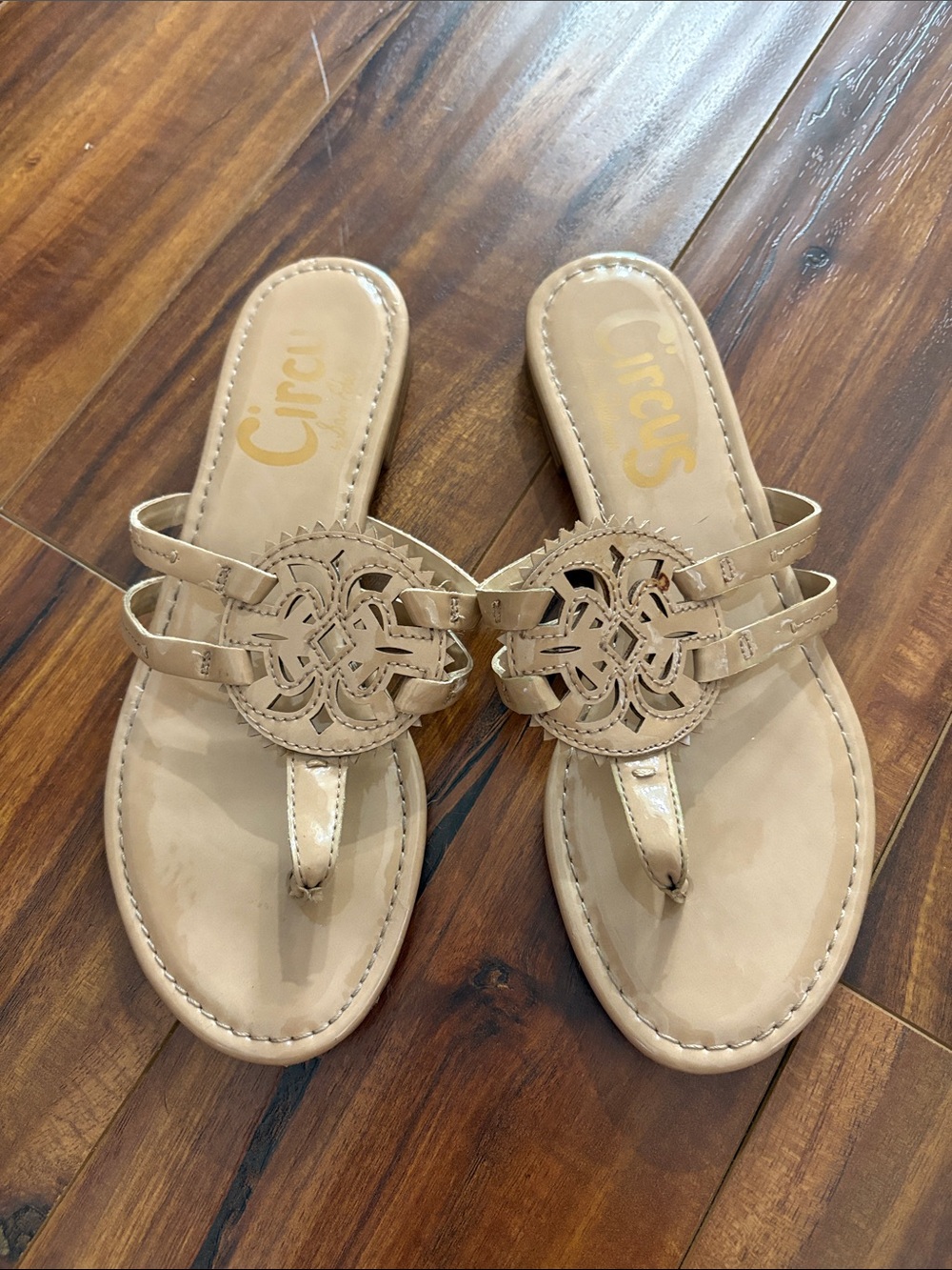 Circus by Sam Edelman Beige Laser-Cut Thong Sandals